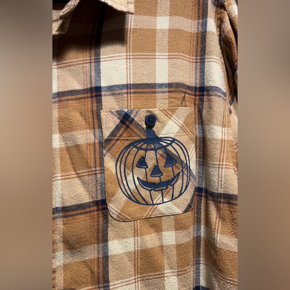 Flannel with patchwork - Picture 3 of 4